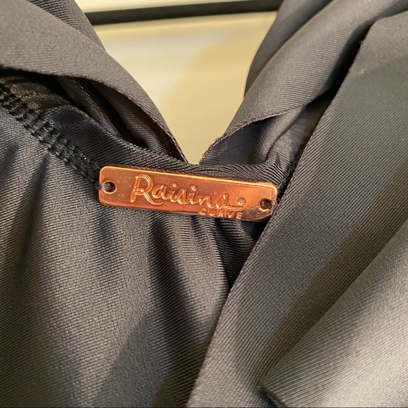 Raisins Curve Black Stingray Plus One Piece Swimsuit 22W - Picture 13 of 15